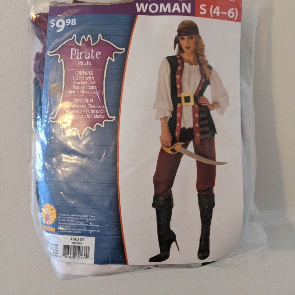 Easy Halloween costume women's pirate small